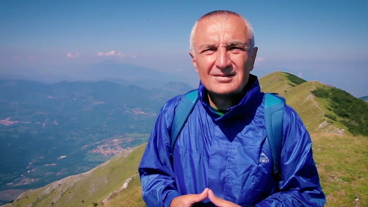 VIDEO/ Meta në majën e bjeshkës në Prevallë, ka një mesazh për të gjithë shqiptarët