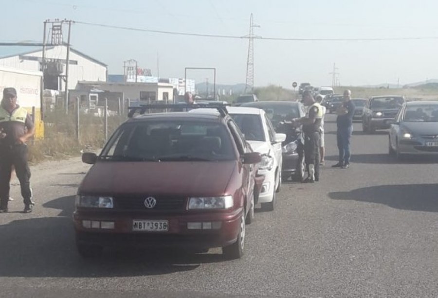 Aksident i trefishtë në autostradën Fier-Lushnjë