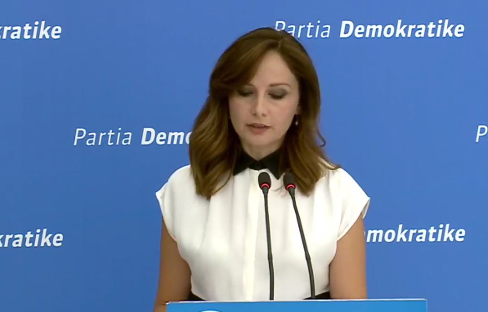 VIDEO/PD zbulon skandalin me tenderat, Rama shpërblen miqtë dhe të afërmit e tij