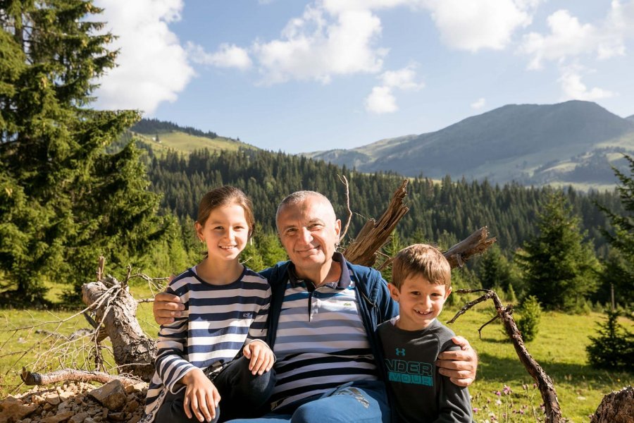 Pamje përrallore nga Rugova! Presidenti Meta publikon foto