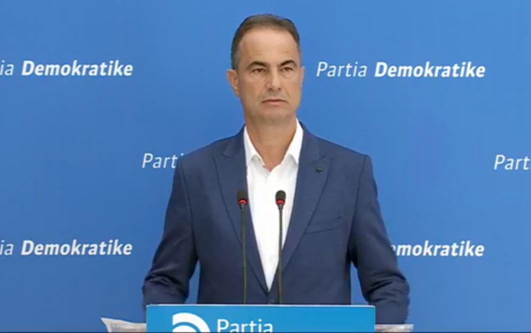 VIDEO/PD dënon heshtjen e prokurorisë, miliona eurot e trafikantit Bego u morën nga buxheti i shtetit