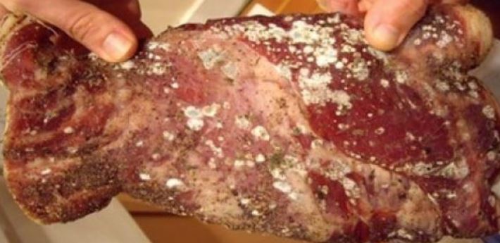 Kujdes çfarë lloj mishi konsumoni, AKU bllokon 27 ton mish në Durrës: Ishin me salmonelë