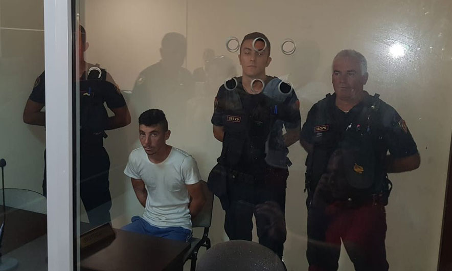 Ridvan Zykaj dërgohet në gjykatë, ironi me policët