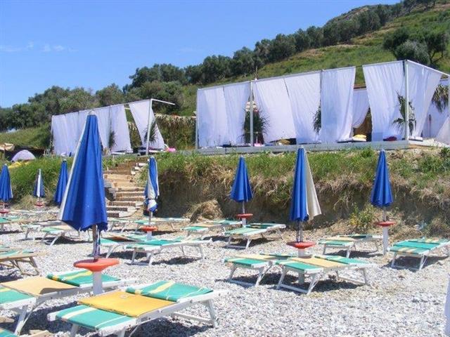 Video/Piku i sezonit turistik, por me plazhe bosh…