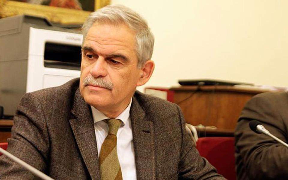 Dorëhiqet një ministër pas zjarreve katastrofike që vranë 88 persona në Greqi