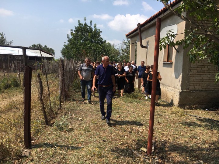 FOTO/U jepet lamtumira e fundit 8 viktimave të familjes Zykaj, plotësohet amaneti i gjyshit