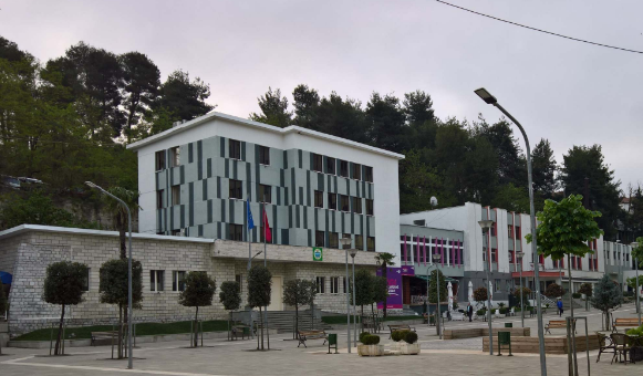 DETAJE/Zjarri në Librazhd, ja pse Balla i vuri flakën Bashkisë