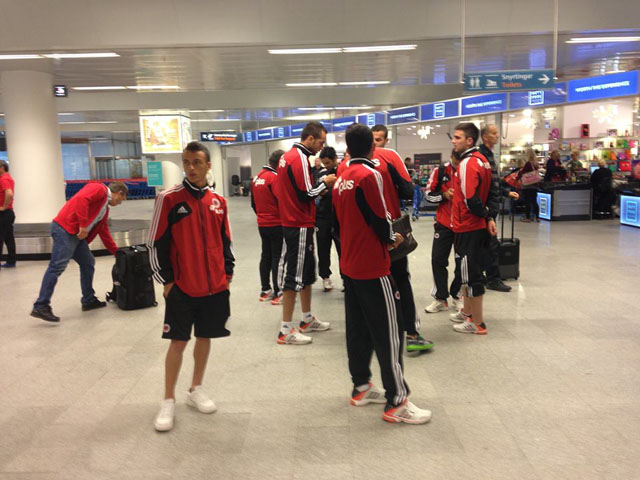 Futbollistët e Kombëtares si pasagjerë të zakonshëm, i refuzohet kalimi në terminalin VIP