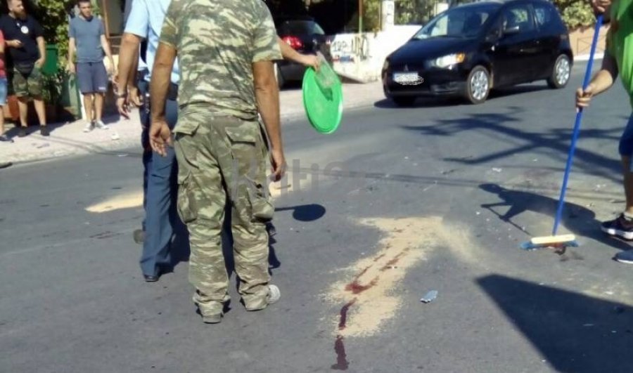 FOTO/ Motorri përplaset me automjetin, humb jetën shqiptari ne Greqi