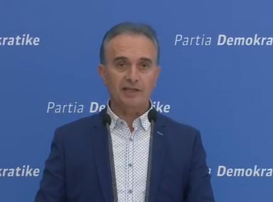 VIDEO/Emërimet partiake në ALBPETROL, PD nxjerr listën me emrat e të punësuarve