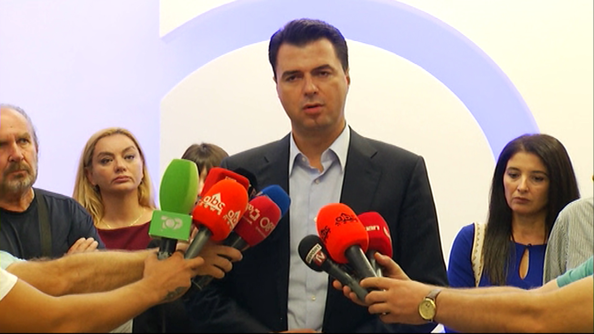 VIDEO/Basha thirrje deputetëve të PS: Nëse votoni ligjin për Teatrin do kryeni akt terrorist!