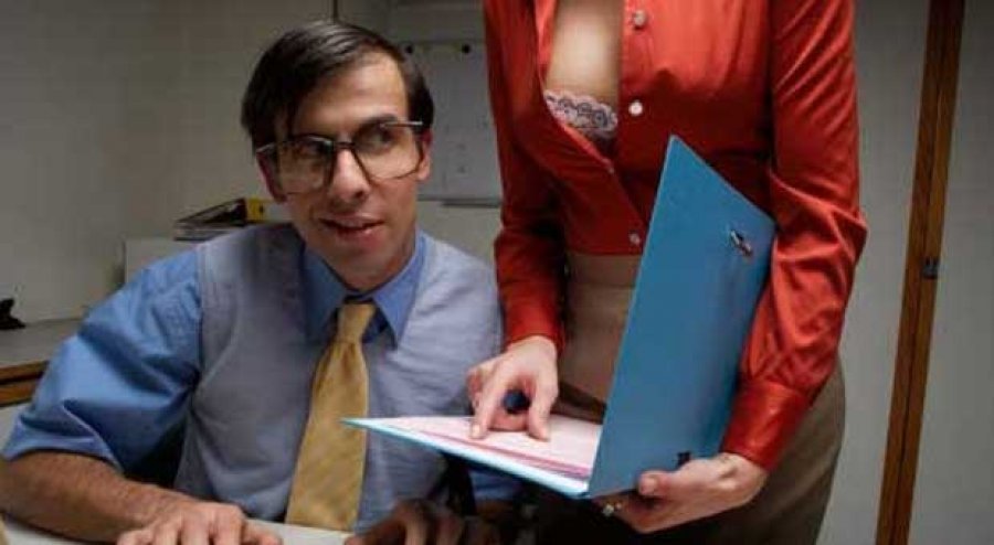 Ja pse meshkujt janë të fiksuar pas gjoksit të femrave