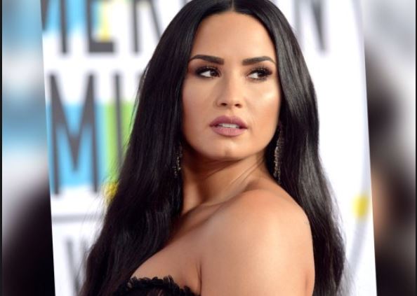 FOTO/Këngëtarja e njohur shfaqet në publik dy muaj pas mbidozës