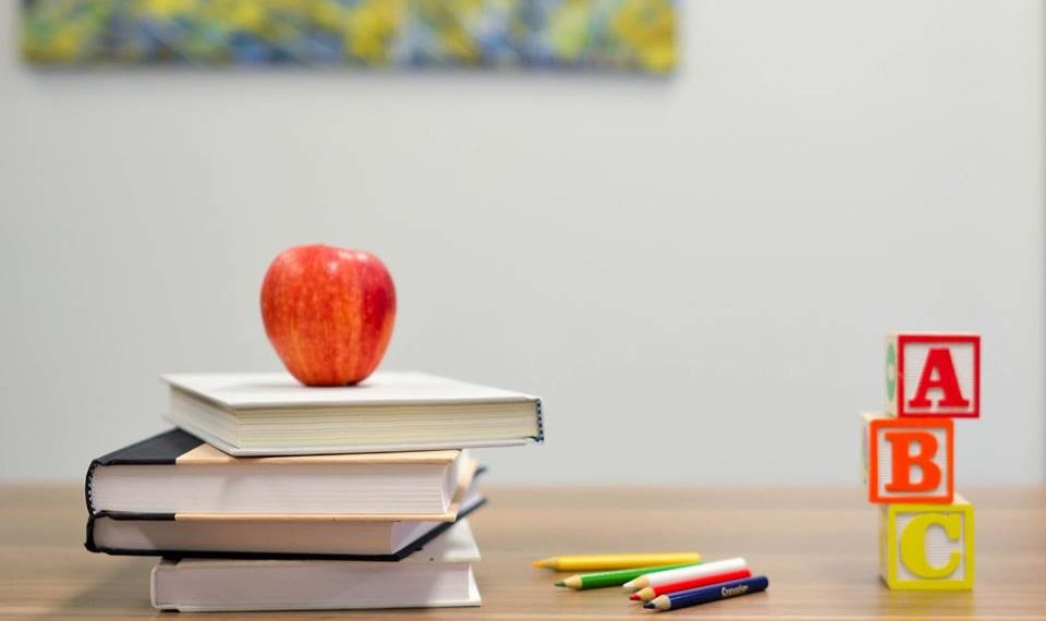 Kryemadhi urim të veçantë për ditën e parë të shkollës: Fillon sot për ju një rrugë e re