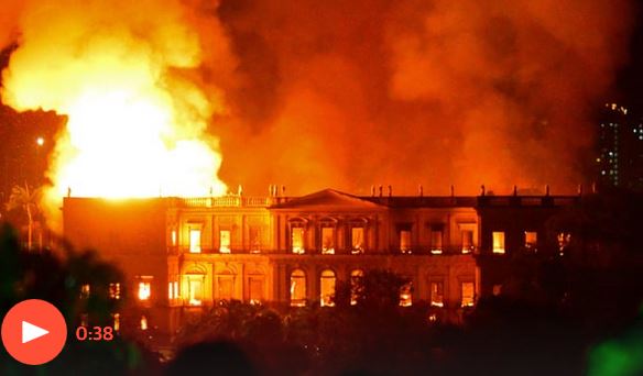 VIDEO+FOTO/Zjarr në Muzeun Kombëtar, shkaktohen dëme kolosale