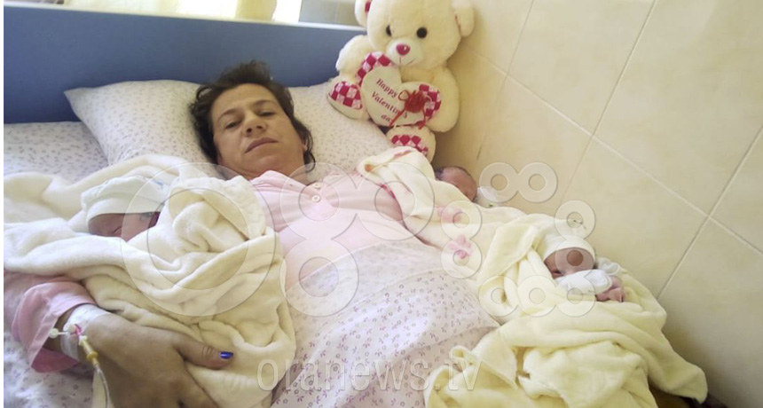 E rrallë në Kuçovë, nëna 25 vjeçare sjell në jetë trinjakë
