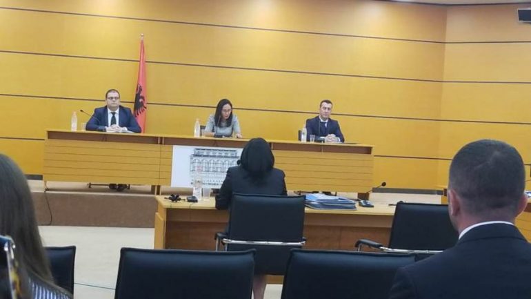 Gjyqtarja kaloi Vettingun, Komisioneri Publik ankimon vendimin