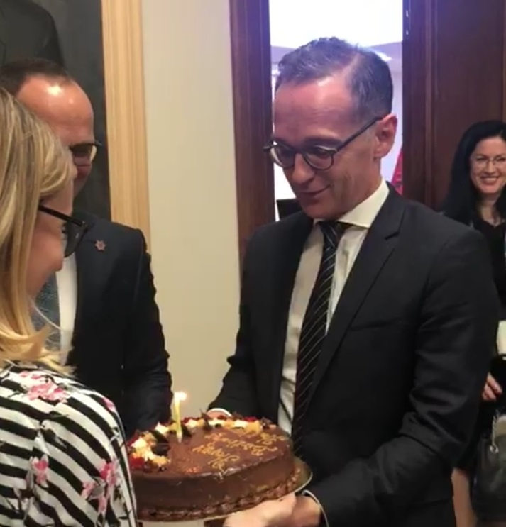 ‘Torta e qeverisë nuk i ëmbëlsoi fjalët e ministrit të jashtëm gjerman’