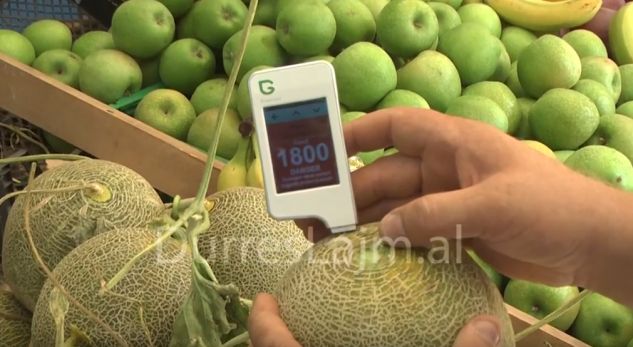 VIDEO/Tregtari thotë të vërtetën:Po hamë hormone, jo fruta e perime