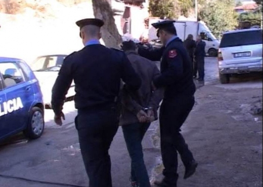 Plotësohet grupi, arrestohet edhe polici i 7-të në Kakavijë (EMRI)