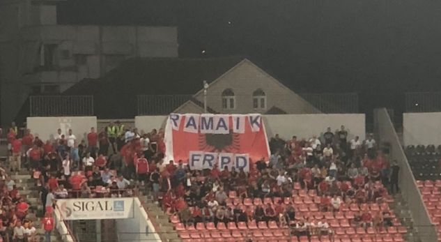 FOTO/ “Surpriza” e vecantë e FRPD për Edi Ramën gjatë ndeshjes Shqipëri – Izrael