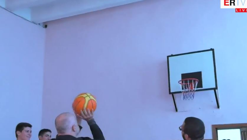 Rama bën kosh dhe batuta me Ahmetajn: “Po e fiku ky motorin, unë rri në ajër”