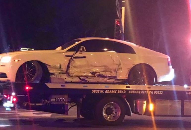 Reperi i njohur pëson aksident, shkatërrohet makina 300 mijë dollarëshe