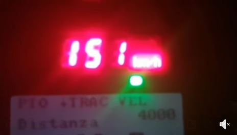 VIDEO/Kur tejkalohet çdo limit, policia kap 22 vjeçarin nga Tirana në shkelje