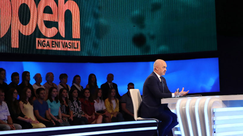 Rama:”Vettingu” të fillojë nga sarajet e mia