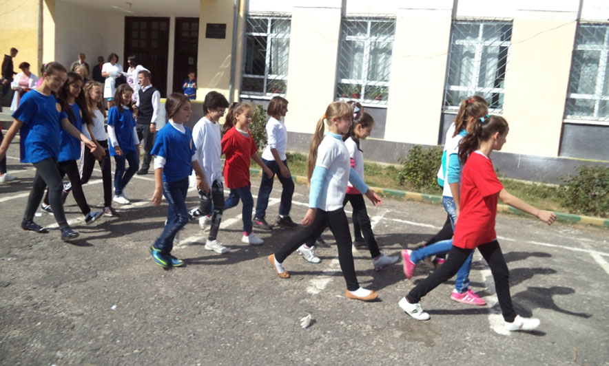 DENONCIMI/Mbyllen 18 shkolla në Lushnjë, mësuesit shoqërohen në komisariat