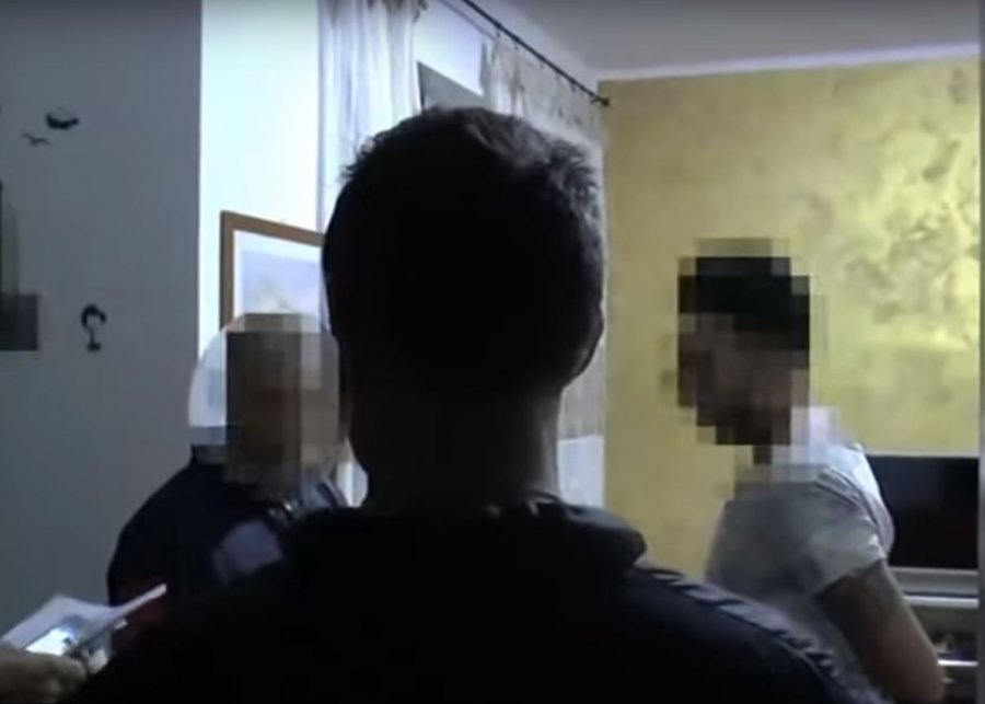 VIDEO/Trafikantit shqiptar i bie të fikët në gjykatën italiane
