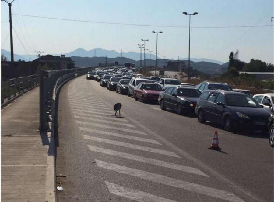 Mbaron sezoni, ikin pushuesit dhe rëndojnë trafikun