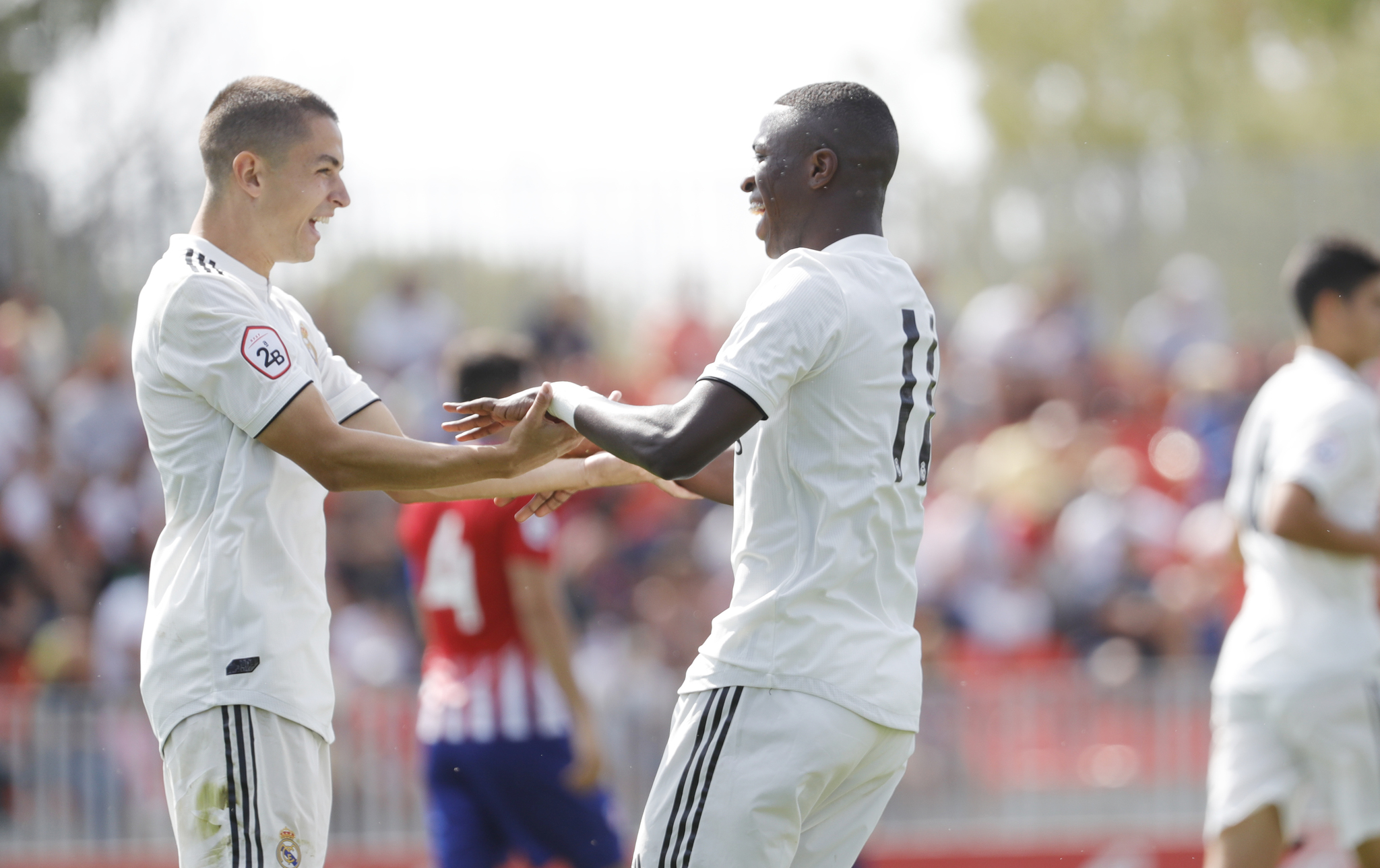 Shokuese/ Mbrojtësi tenton të kafshojë yllin e Real Madrid (VIDEO)