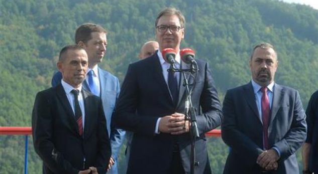 Aleksandër Vucic flet nga Ujmani për Merkel dhe shqiptarët, Haradinaj-replikë për territoret