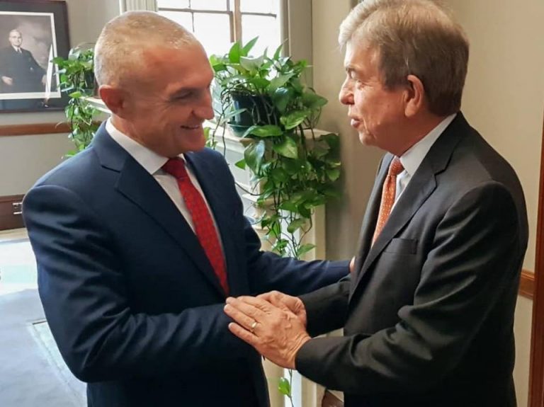 Meta vijon takimet ne SHBA, Presidenti pritet ne Senat