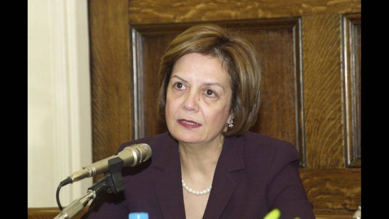 Vrasja e 35-vjeçarit në Bularat, Ministrja greke: Asnjë flamur nuk u ul