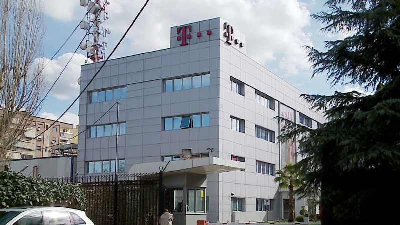 Telekom Albania, serbët në Tiranë për të kërkuar blerjen nga qeveria shqiptare