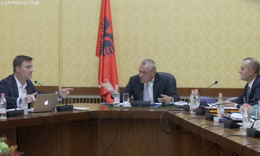 Alibeaj ngre pyetjen: “Si shpjegohet që Taulant Balla po del në të gjitha episodet kriminale?!”