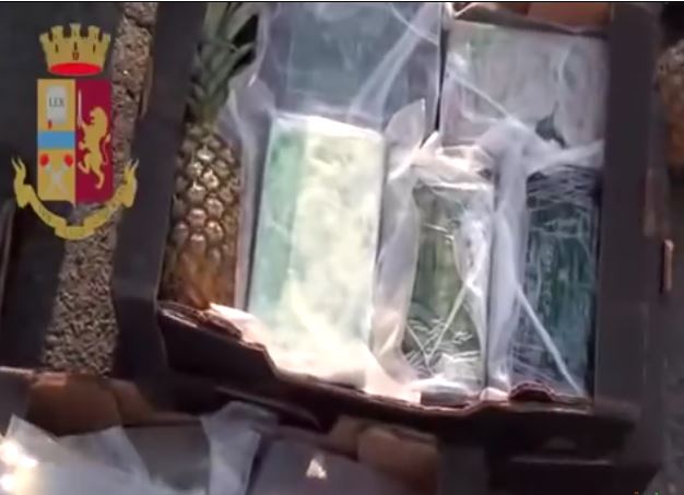 Drogë me ananas, arrestohen 29 persona në Itali, mes tyre dhe një shqiptar