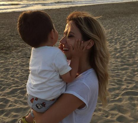 E ka fshehur gjithmonë, Arbana vendos të publikojë fotot me djalin e saj