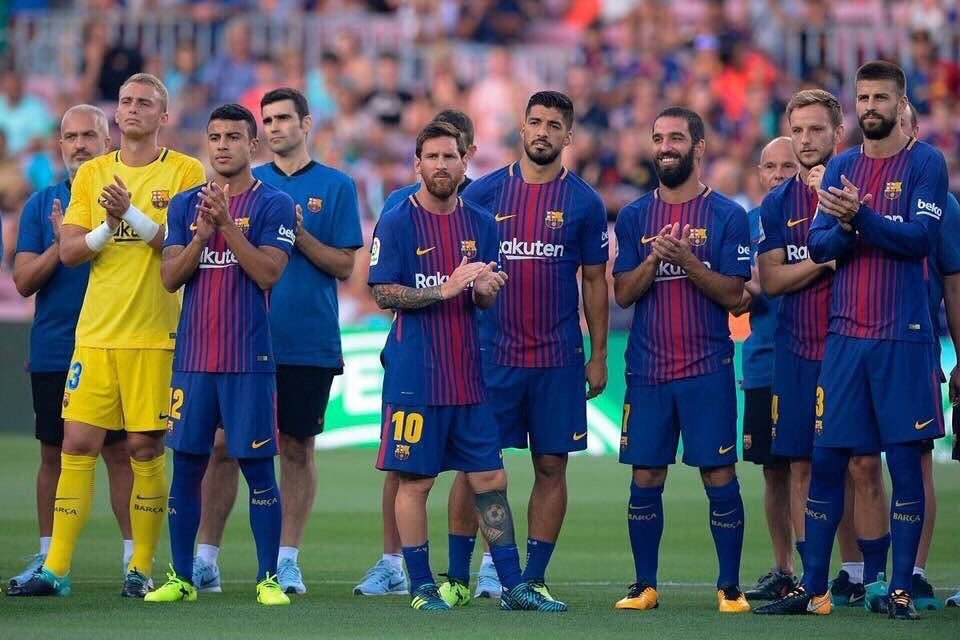 Sherr për një grua, ylli i Barcelonës i thyen hundën këngëtarit të njohur