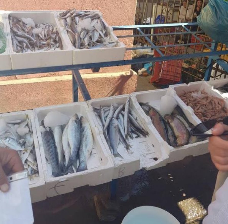 AKU mbyll restorantet në Elbasan, sekuestrohet mish dhe peshk i pacertifikuar