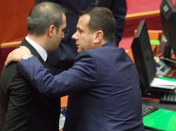 Deputeti: Vini re sa ngjasojnë në justifikimet e tyre Tahiri dhe Balla