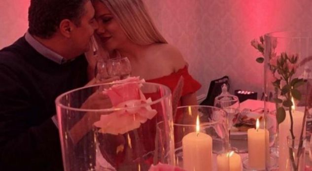 FOTO/E lumtur pranë Ermal Hoxhës, Rezarta Shkurta ndan momente nga festa në vilë