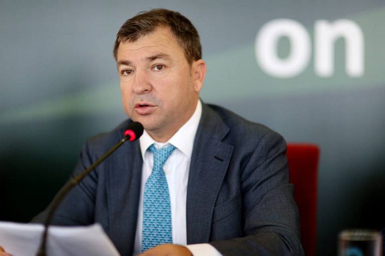 Nxehet Vangjush Dako: “Nuk ka bir ku*ve që flet më shumë…..”