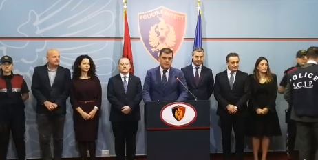 VIDEO/Policia jep detaje të reja: Arrestohet mësuesi italian, ja për çfarë akuzohet