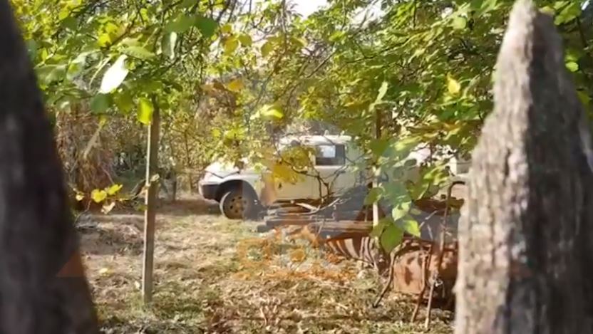 VIDEO/Prodhimi i drograve të forta, pamje nga laboratori në fshatin e largët të Hasit