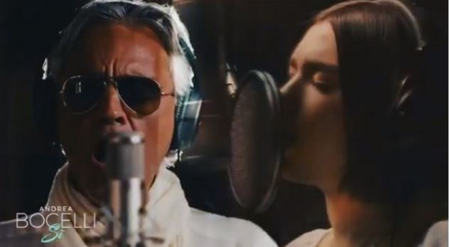 VIDEO/Krah legjendës italiane, Dua Lipa mahnit me zërin e saj në këngën e re