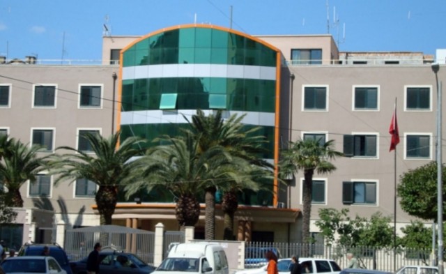 Inspektori i hetimit tatimor dhe drejtues i PS,  2 milionë lekë rryshfet për biznes