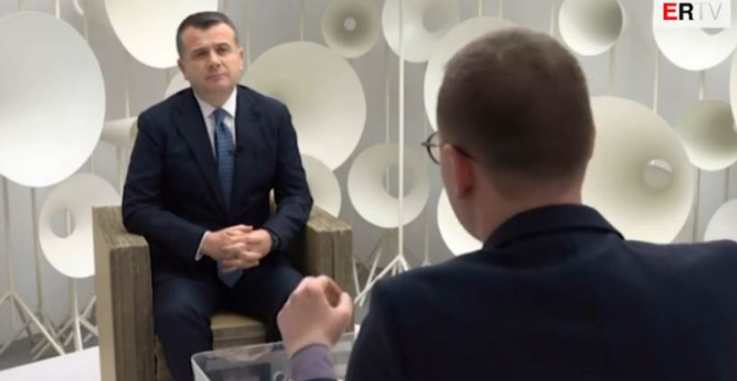 Po gazetari i ERTV-së paguhet? Deputeti kthen përgjigjen e dyshimtë